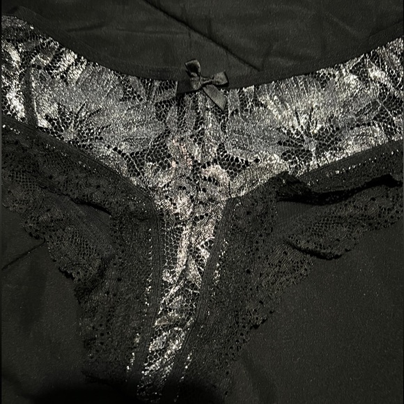 VS Floral Lace Mesh Back Cheeky Panty XS - Picture 10 of 10